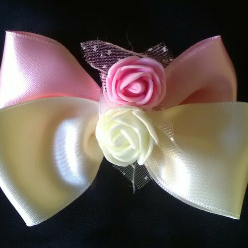Chouchou Noeud Papillon Cheveux Enfant Couleur Ivoire Et Rose Mariage Demoiselle D Honneur Un Grand Marche