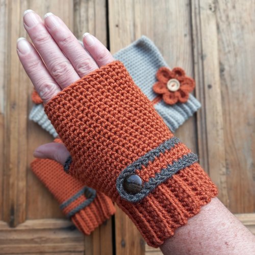 Mitaines courtes, orange et beige avec une bande élégante, moufles tricotés en laine, gants de noces