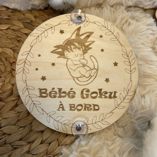 Bébé goku, bébé saiyan à bord plaque en bois