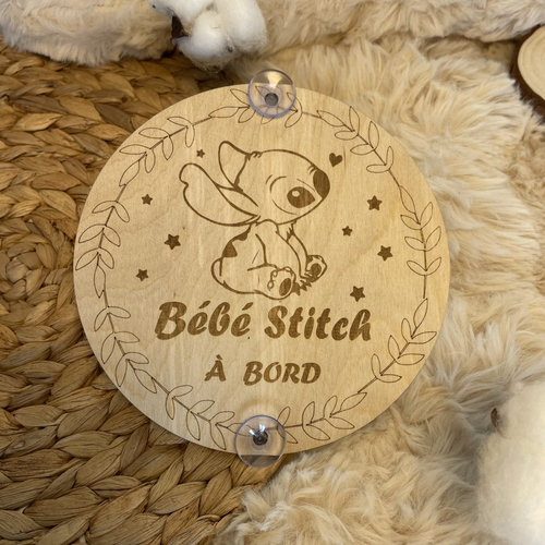 Bébé stitch à bord en bois - cadeau de naissance