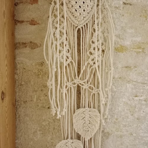 Décoration murale en macramé