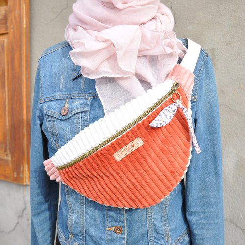 Sac banane en velours terracotta