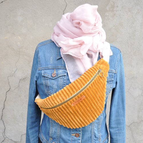 Sac banane en velours moutarde