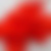 20 petites plumes couleur rouge, tailles differentes