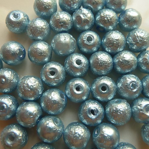75 perles synthetiques rondes, bleues , aspect martele irise