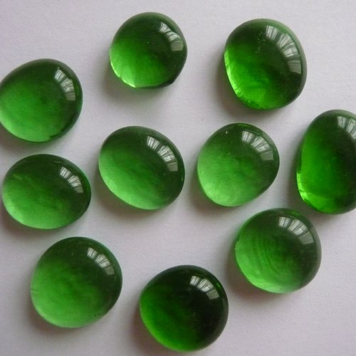 10 cabochons en verre, fond plat, couleur verte