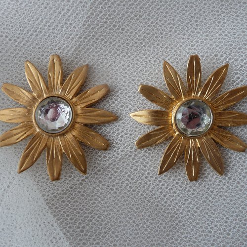 2 grandes fleurs metal dore et coeur transparent - 5 cm