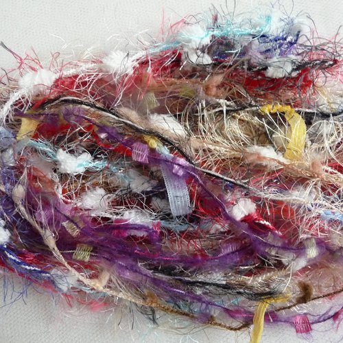 Assortiment de 8 fils de laine fantaisie (1,5 m x 8) pour créations textiles, customisation, décoration, broderie, ...