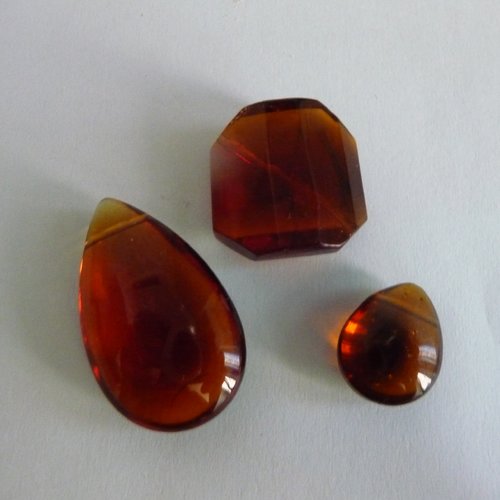 3  jolies perles fantaisie en verre marron, tailles et formes  différentes - créations bijoux