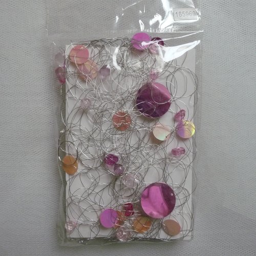 Guirlande décoration fil métal souple avec perles et pastilles rondes couleur rose
