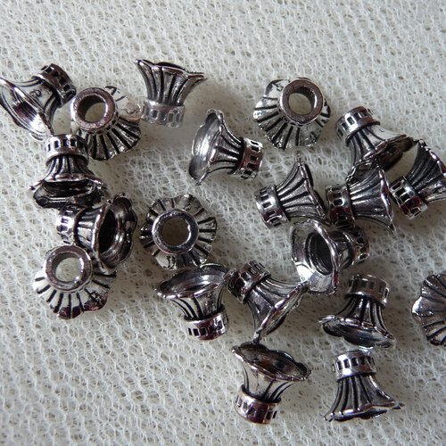 Lot de 20 coupelles forme tulipe, en métal argenté vieilli, apprêts, calottes, fournitures bijoux