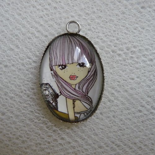 Adorable pendentitf medaillon ovale, illustration visage fillette,  support metal argente