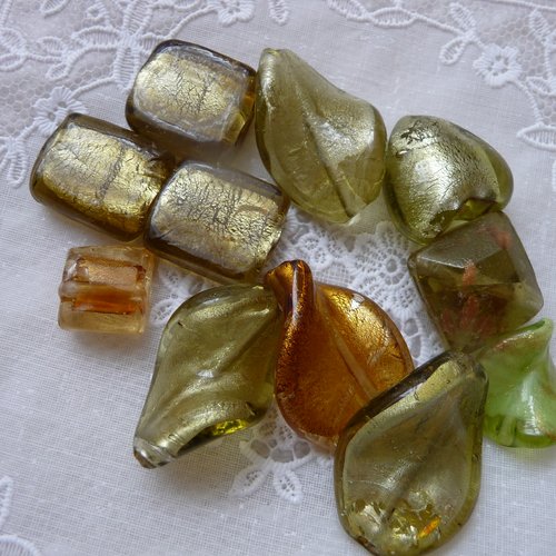 2 eme choix : assortiment 11 perles fantaisie en verre mordore