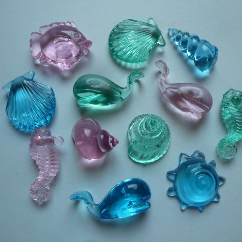 12 animaux marins en plastique translucide (n° 3) - collages, décors objets, miroirs, cadres ...