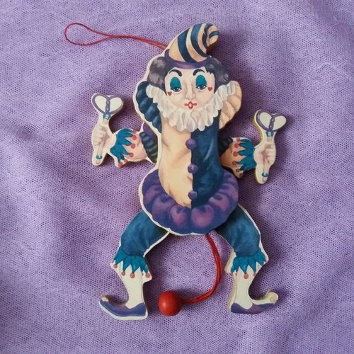 Pantin en bois, dans l'esprit "commedia dell'arte"  articulé  - à suspendre - 18 cm x 12 cm