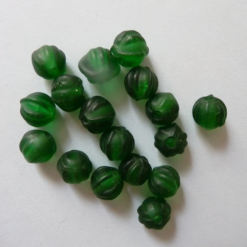 17 perles artisanales en verre, couleur verte - 8 mm diamètre