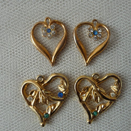 4 pendentifs coeurs fantaisie en metal dore avec perles de couleurs