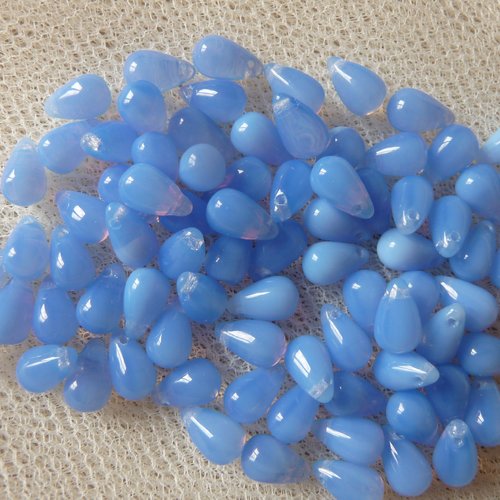 30 jolies perles bleues en verre, forme goutte - 10  mm x 5 mm