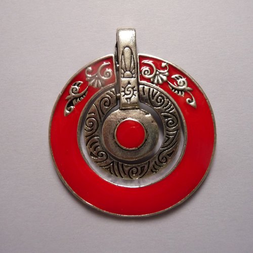 Pendentif ethnique circulaire en métal argenté/époxy rouge