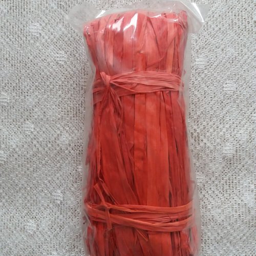 Pelote de raphia rouge - 50 g environ ( projets créatifs, activités manuelles enfants, décorations)