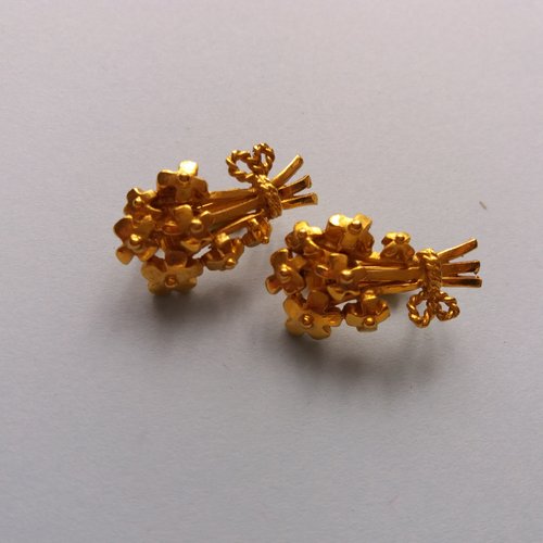 Petite paire de boucles d'oreilles en métal doré, à clips, bouquets de fleurs -