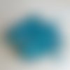 Ensemble de perles couleur turquoise, formes et tailles variees