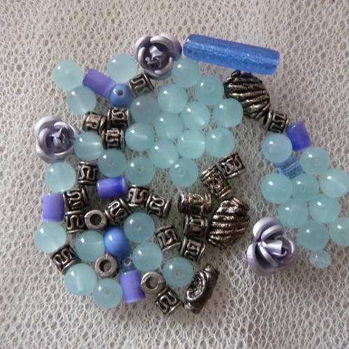Mix creatif : assortiment perles en verre et  perles metalliques, couleur bleue