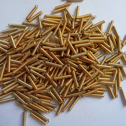 400 perles "ressort" en metal dore forme tube 