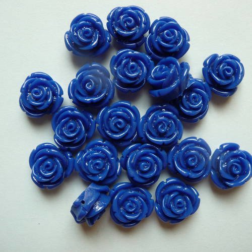 10 cabochons fleurs roses en resine couleur bleue 