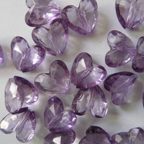 50 perles coeurs a facettes en plastique translucide bleu-mauve 