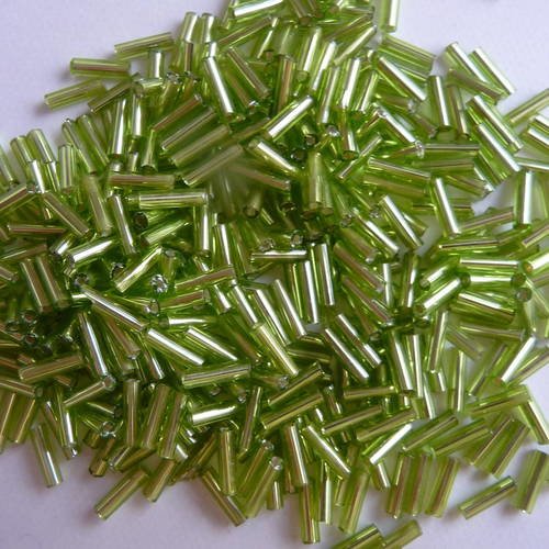 50 g  perles rocailles tubes couleur vert pomme 