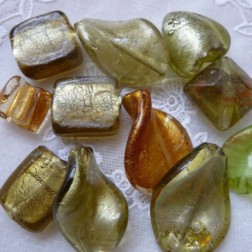 2 eme choix : assortiment 10 perles fantaisie en verre mordore 