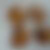 4 gros cabochons en verre, fond plat, couleur saumon irisee 