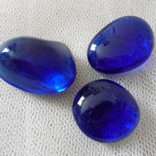 3 gros cabochons en verre, fond plat, couleur bleue 