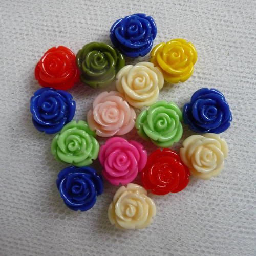 15 perles cabochons fleurs roses en resine couleurs variees