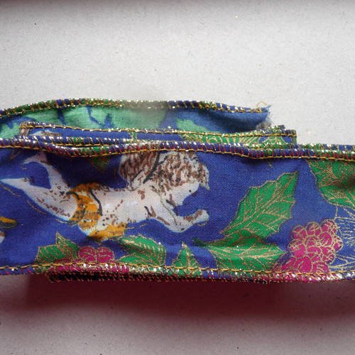 Ruban fete pour decorations, noeuds  -  1,70 m x 3,5 cm - couleur bleue avec motifs anges