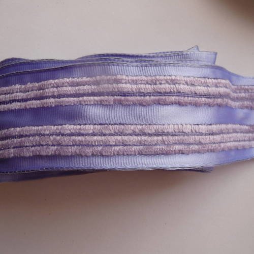 Ruban satin - ruban  fantaisie decorations, noeuds -  3 m x 4 cm - couleur bleu lavande satine avec decors fils chenilles