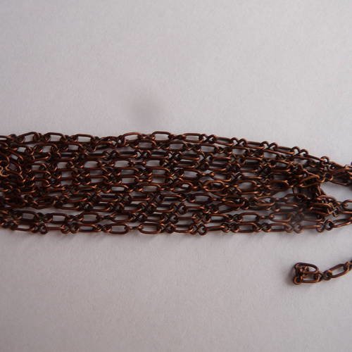 Chaine fine en metal couleur cuivree maillon fantaisie 