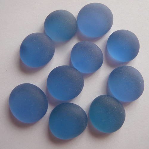 10 cabochons fond plat, couleur bleue aspect givre 