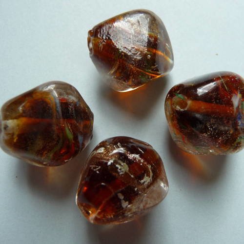 4 perles en verre forme losange, couleur marron