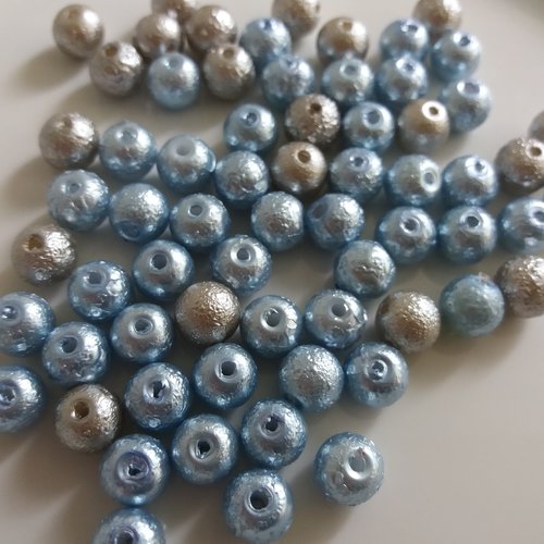 65 perles rondes synthetiques  bleues et grises, aspect irise martele