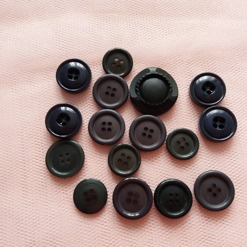 Lot de boutons foncés (gris-noirs bleu- nuit) tailles différentes - couture - customisation, travaux manuels, ...