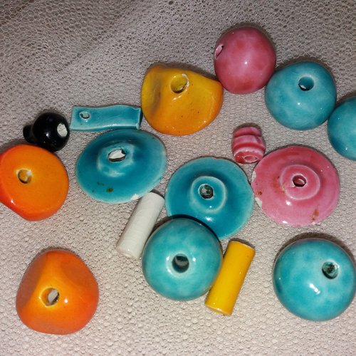 Lot de perles en céramique, assortiments de formes et de couleurs