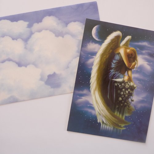 Carte double "ange endormi", sans texte, avec son enveloppe illustrée, univers elfique