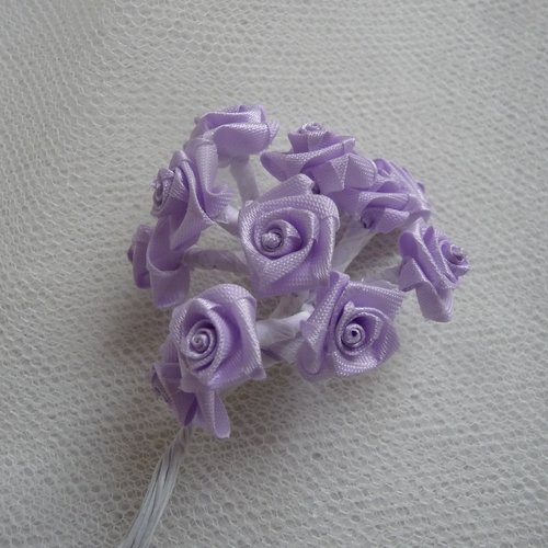 Bouquet 12 petites roses en tissu satiné, couleur parme sur tige rigide - mariage, décoration florale, scrap, loisirs créatifs