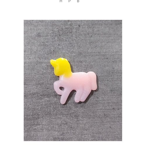 Grand cabochon licorne en résine