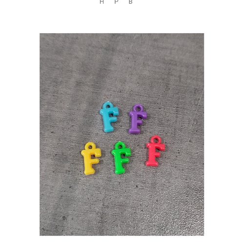 Lot de 5 breloques acryliques : la lettre f