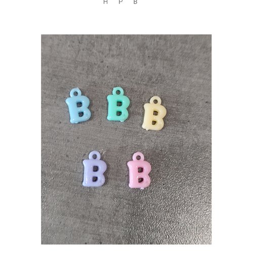 Lot de 5 breloques acryliques : la lettre b