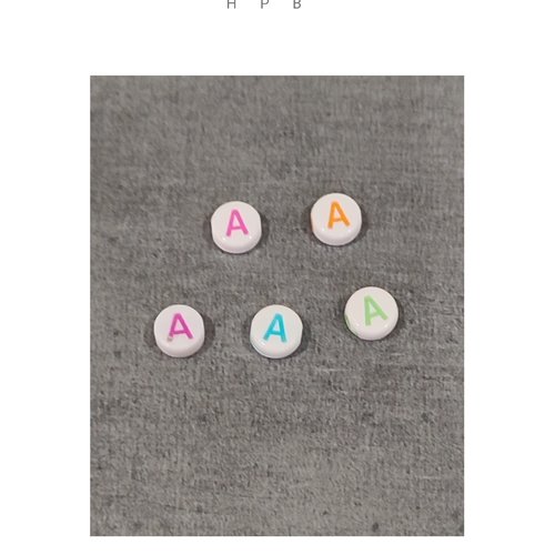 Lot de 5 perles alphabet "a"