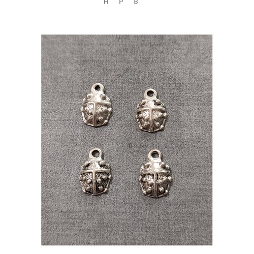 Lot de 4 breloques en forme de coccinelle